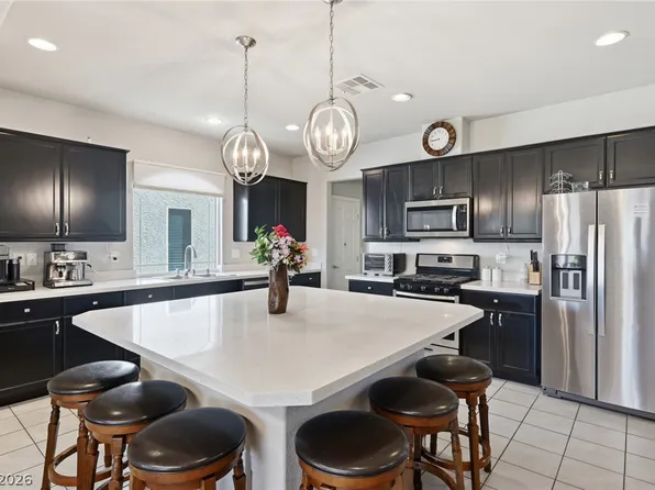 10137 Herons Rise St, Las Vegas, NV 89141