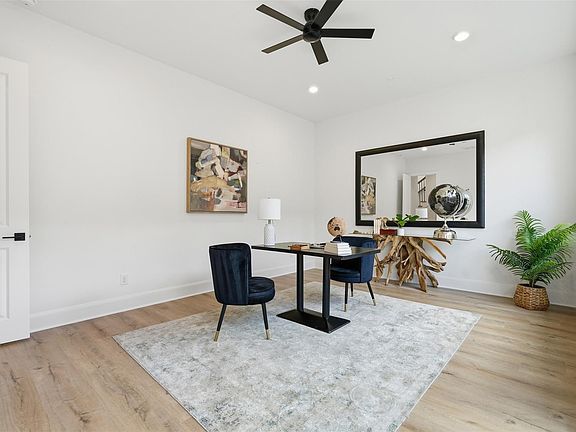 4th image of 2111 Nantucket Dr #C