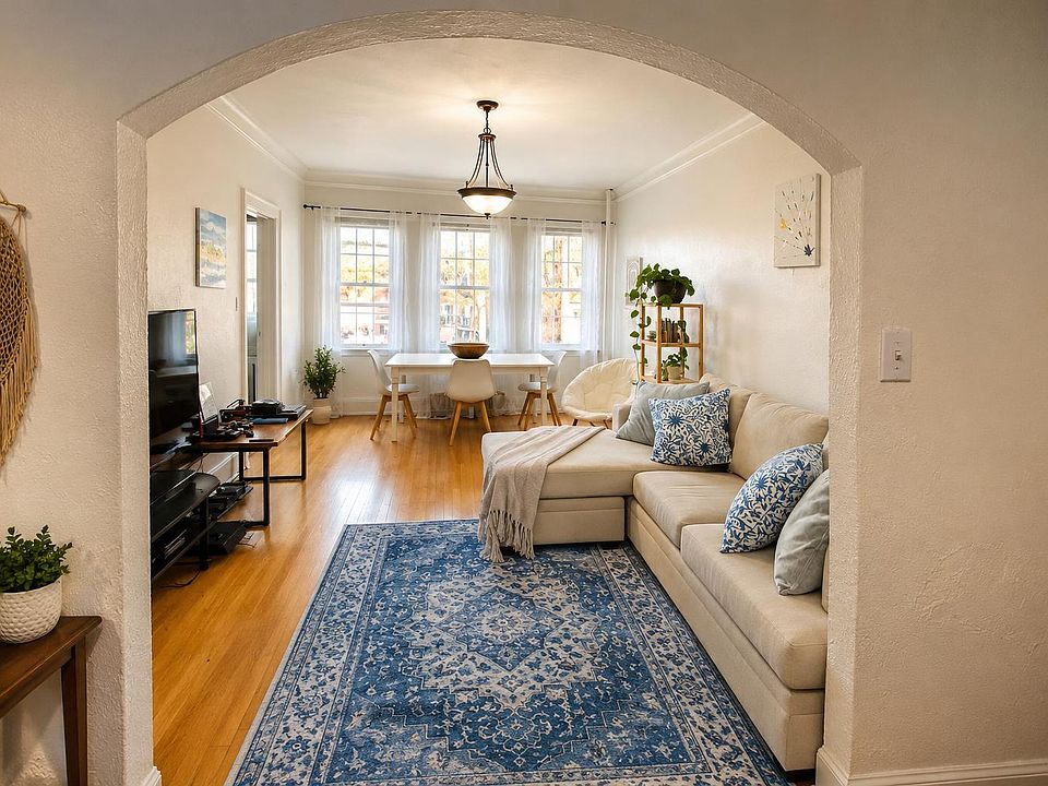 1st image of 8 Chiswick Rd APT 21