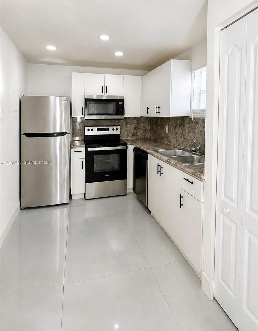Springcrest Condo — Photo 2