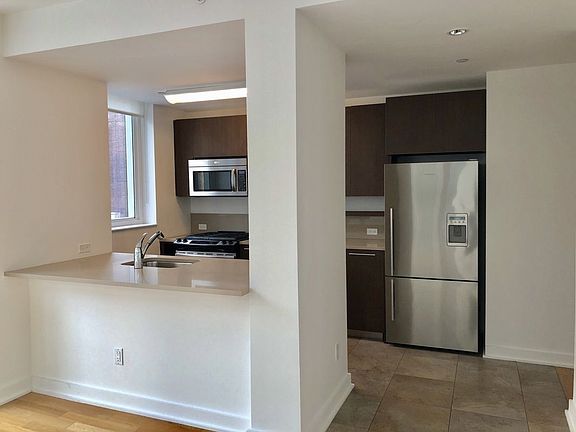3rd image of 885 6th Ave APT 10E