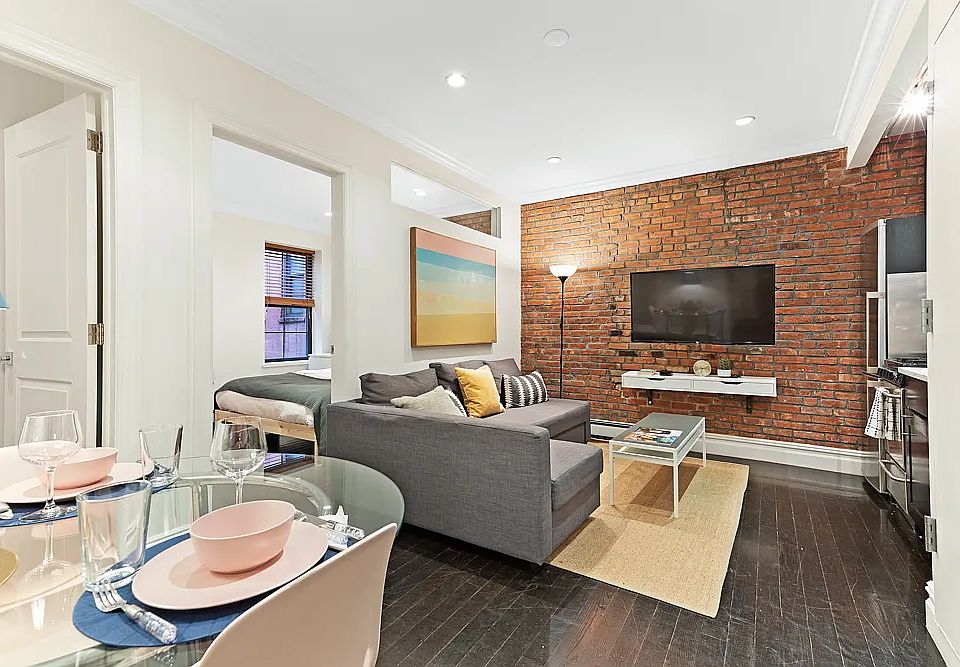 2 bed · 1 bath · 600 ft² in Chelsea, Manhattan