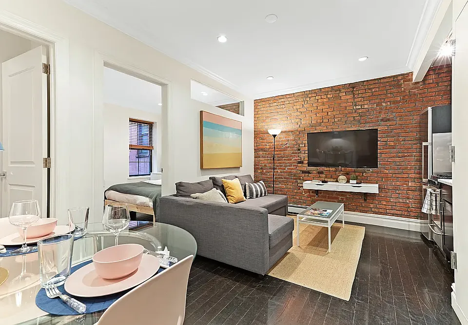 412 W 36th St #2B