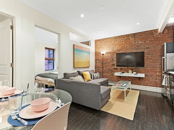 412 W 36th St APT 2B, New York, NY 10018