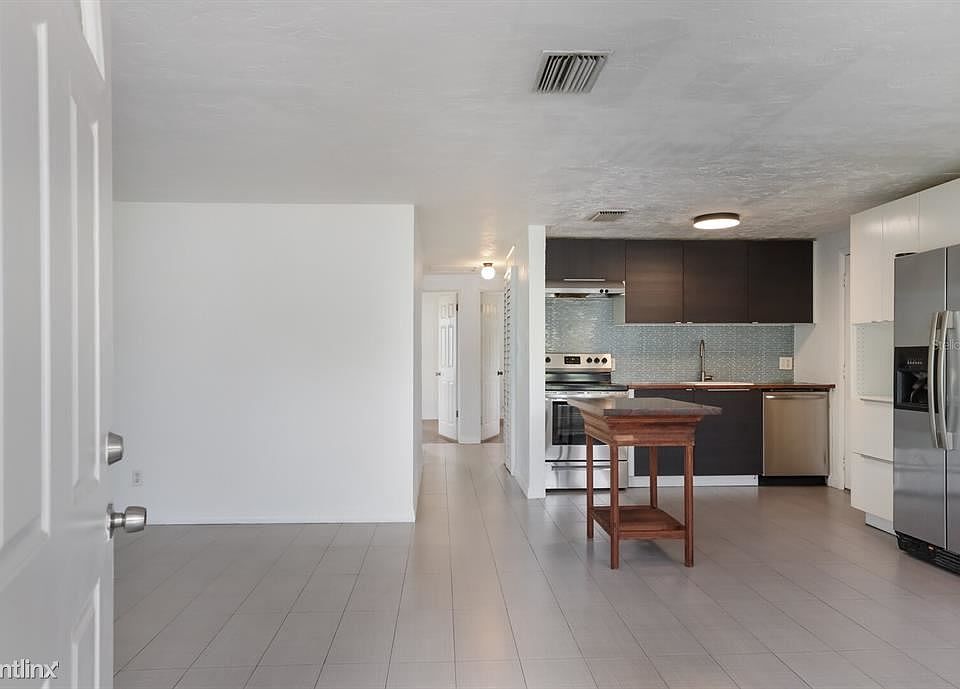 1st image of 2616R Grand Cayman St