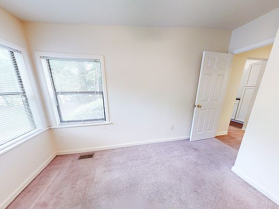 4th image of 1613 Mayhew St