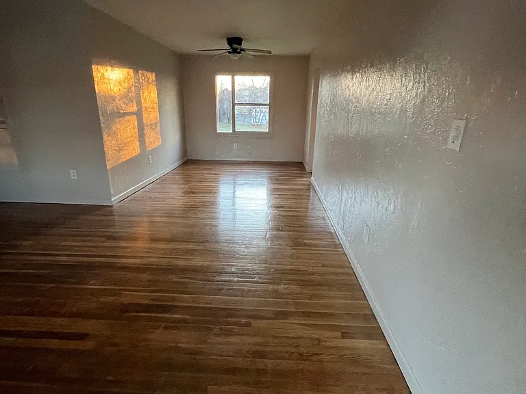 2148 NW Lincoln Ave — Photo 1