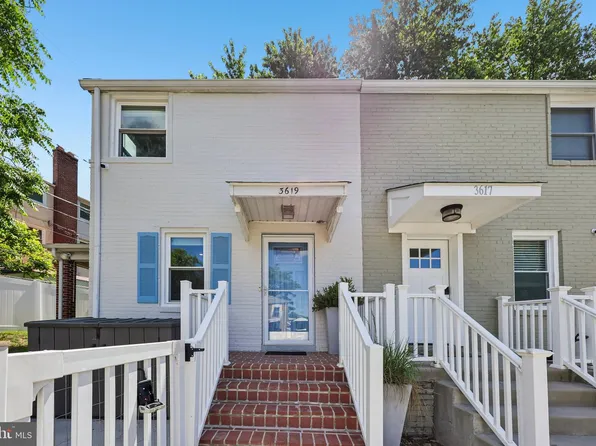 3619 S Four Mile Run Dr, Arlington, VA 22206