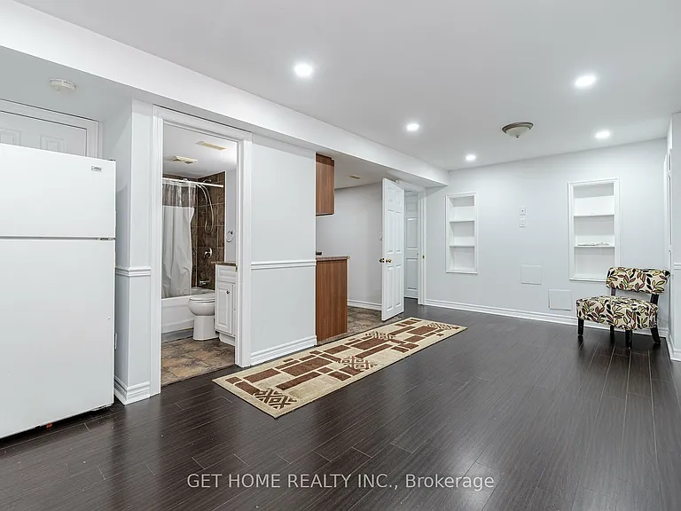 5955 Gant Cres E #BASEMENT — Photo 8