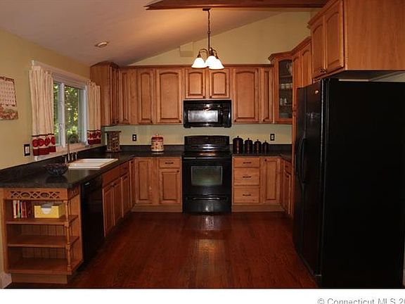 Beautiful kitchen, maple ca...