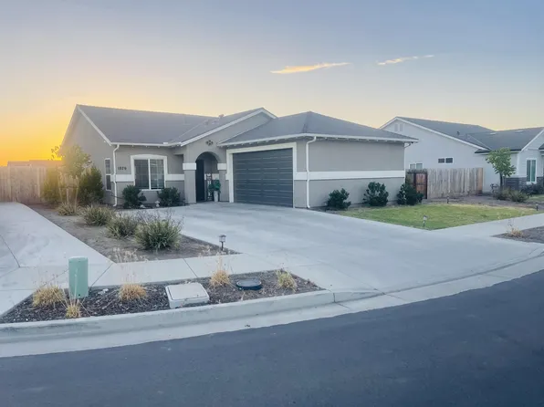 1079 S Lone Oak Court, Porterville, CA 93257