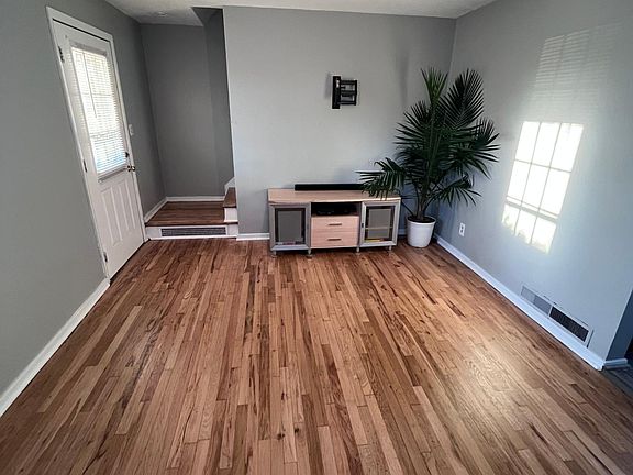 2nd image of 30 Pioneer Cir #30