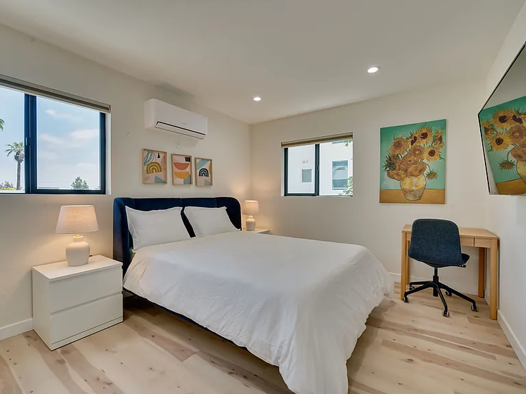 918 N San Vicente Blvd #D — Photo 14