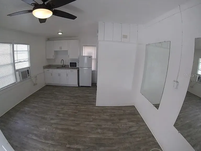 2111 8th Ave N #3 — Photo 2