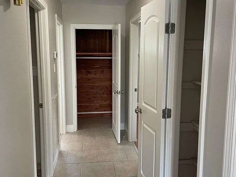 2204 Indiana Ave — Photo 37