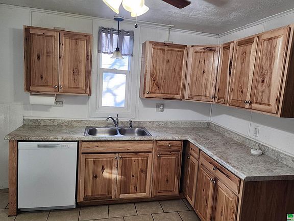 5th image of 434 Isabella St