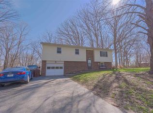 3325 W Starlight Dr, Connersville, IN