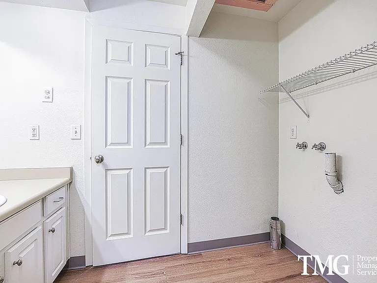 3903 E 18th St #13 — Photo 13