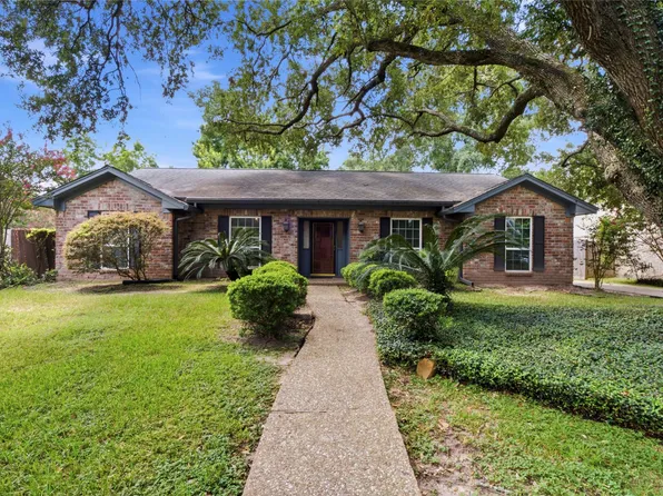 4118 Long Grove Dr, Seabrook, TX 77586