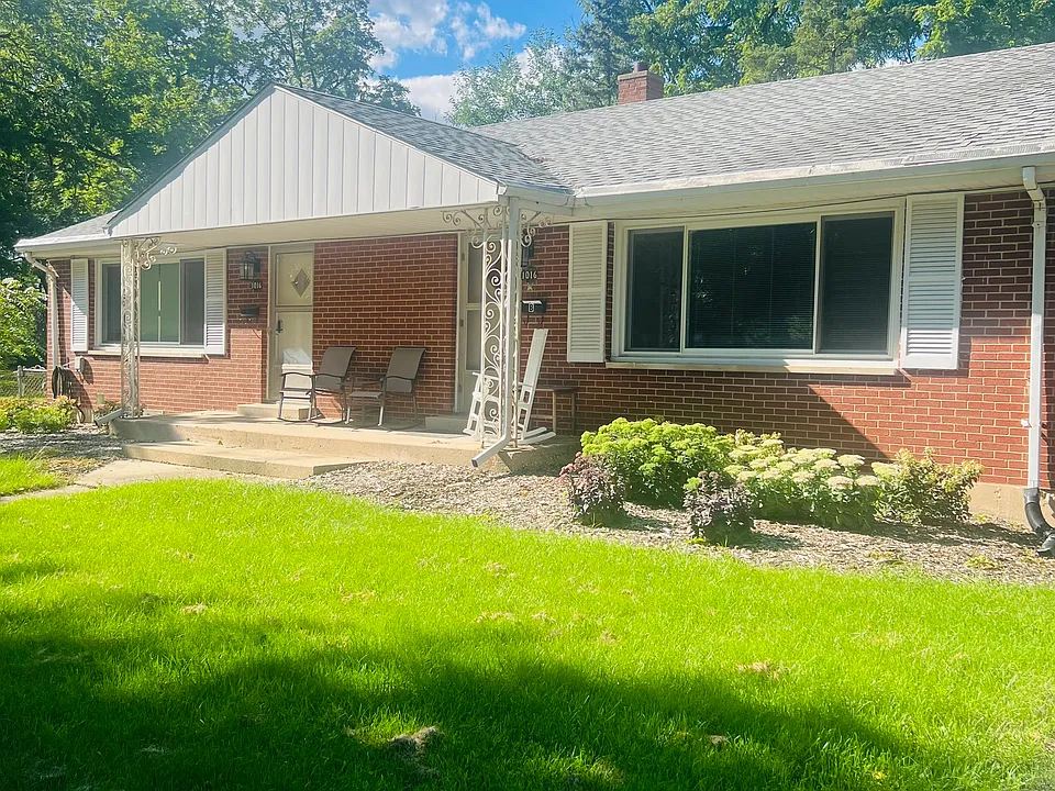 1016 Deerfield Rd #1A
