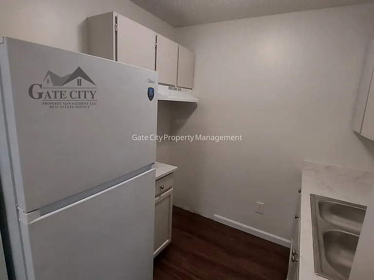 427 S Main St #5 — Photo 2