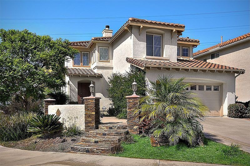 Great Curb Appeal!