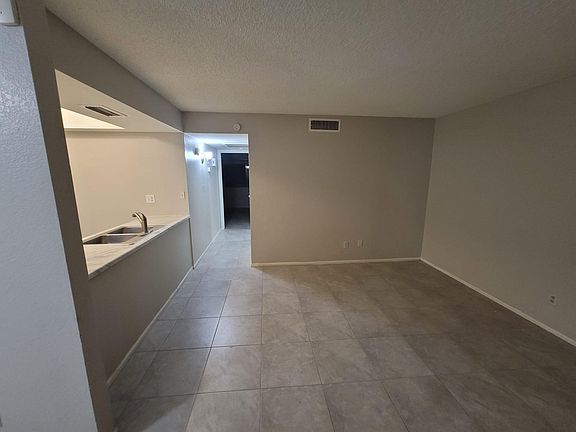 2nd image of 2529 W Vista Ave #1