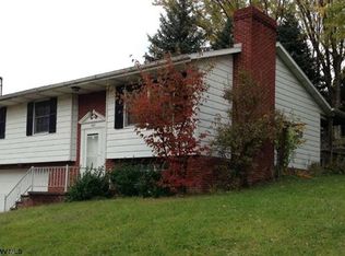 769 Northwest Dr, Morgantown, WV 26505