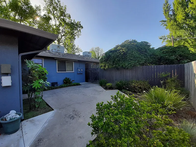 817 Skipper Cir #1 — Photo 3