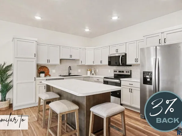 6205 S Ruby Jean Pl, Sioux Falls, SD 57108