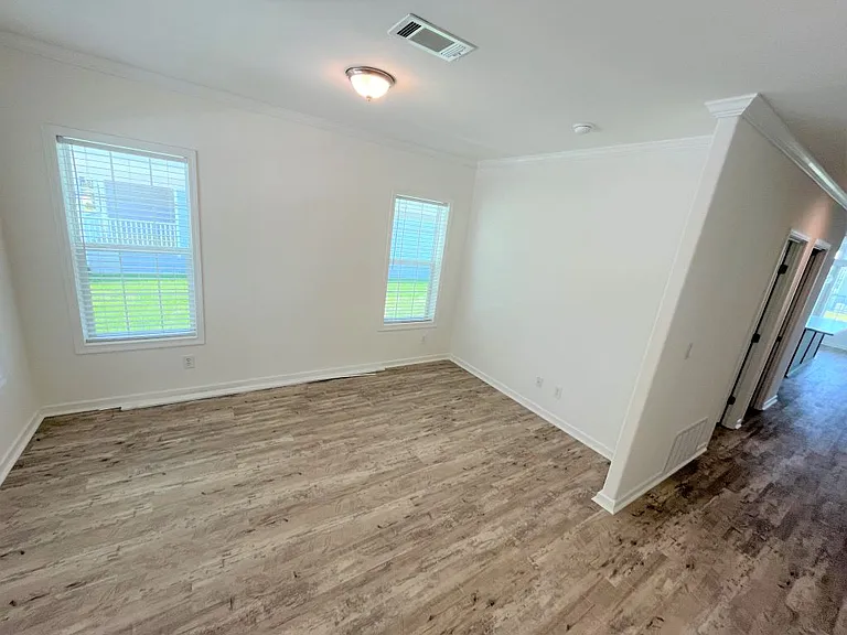 5610 Woodford St #5610E — Photo 4
