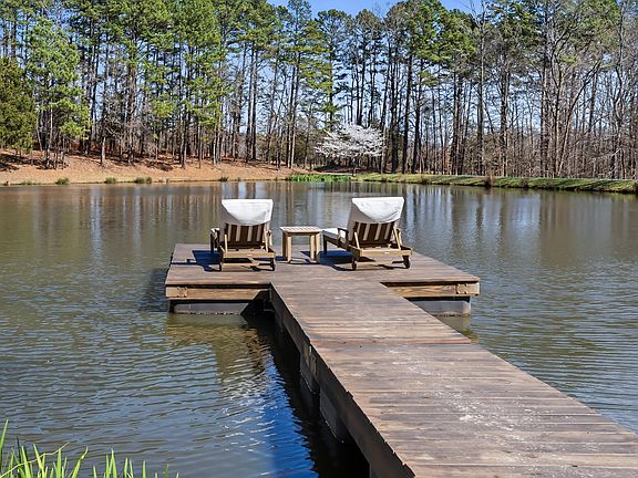 2nd image of 3008 Snow Hill Rd