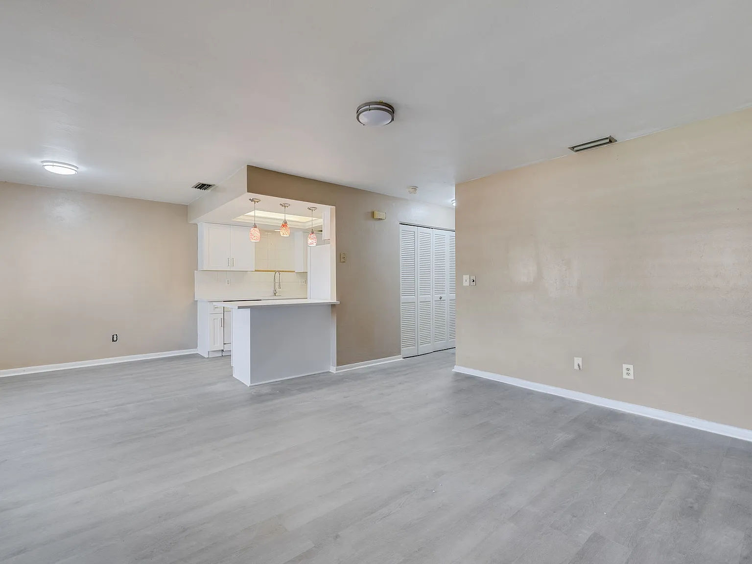 2 bed, 905 sqft, $1,099 — Photo 2