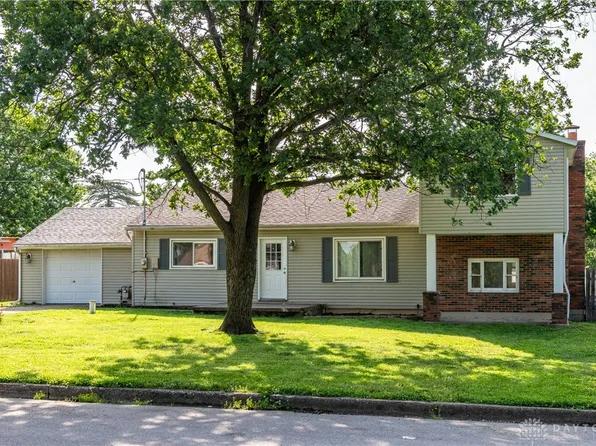 602 W Crescent Ln, Franklin, OH 45005