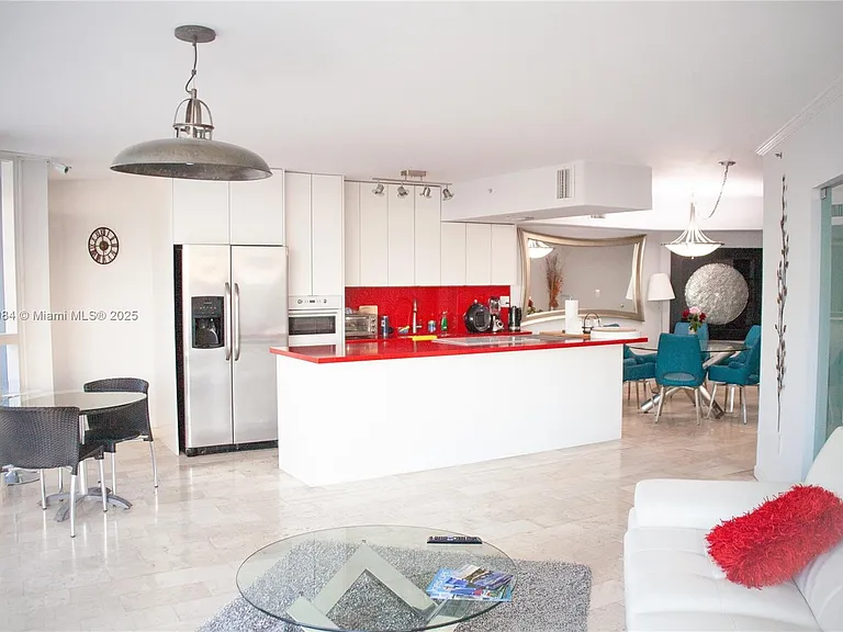 6301 Collins Ave #807 — Photo 29