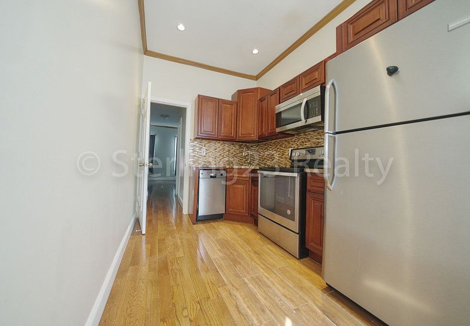 1st image of 3043 12th St APT 2L