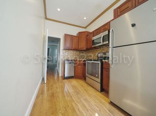 3043 12th St APT 2L, Astoria, NY 11102