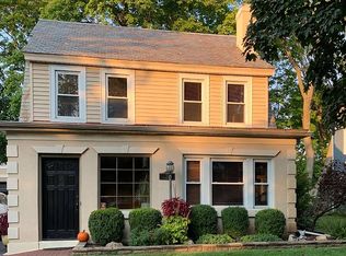 11 Freeman Rd, Albany, NY 12208