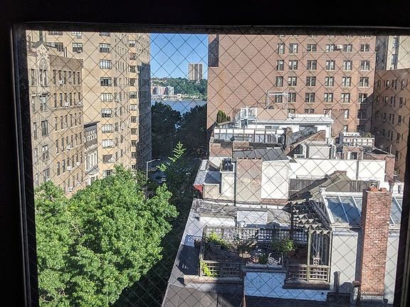 3rd image of 317 W 87th St APT 9B