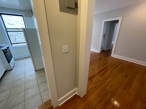 2nd image of 32-48 30th St #1C