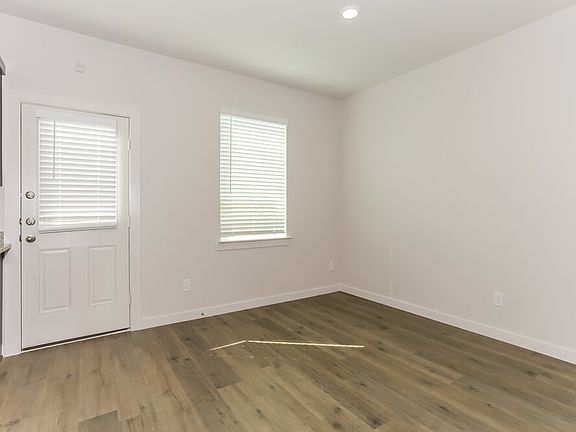 5th image of 214 Julian Davis Dr