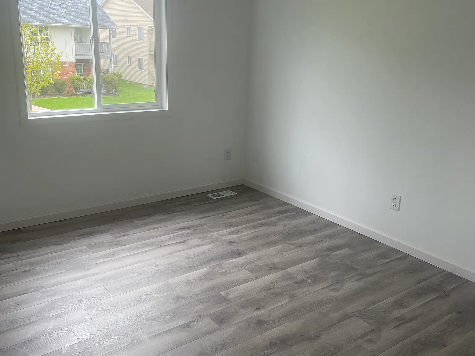 2 bed, 1.5 bath, 1250 sqft, $1,400 — Photo 1