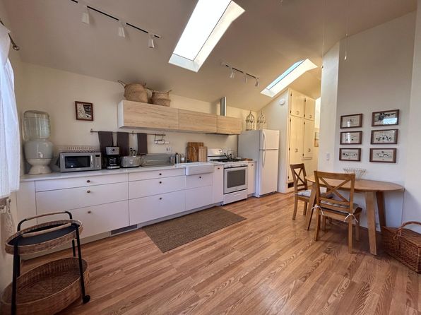 102 Laguna Pl