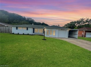 110 Green Acres Dr, Wellsburg, WV 26070