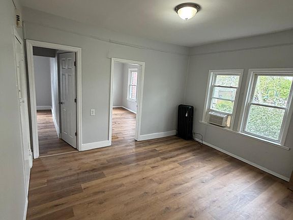 4th image of 462 Elm St #3