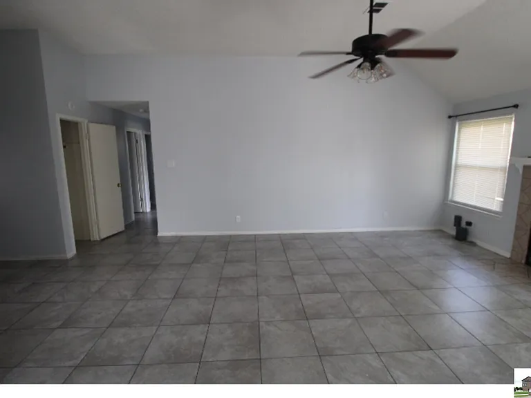 2702 Cactus Dr — Photo 3