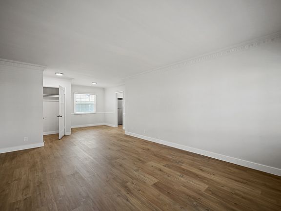 3rd image of 7706 Hollywood Blvd APT 3