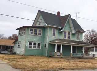 308 W 5th St, Coffeyville, KS 67337
