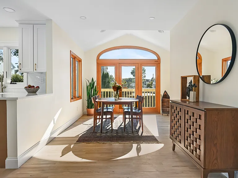 8 Millard St — Photo 13