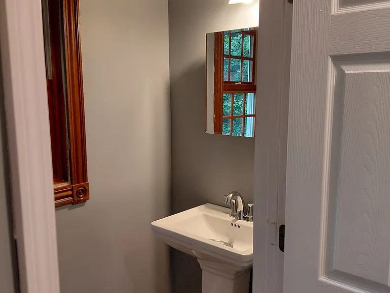 619 Arthur Ct — Photo 32